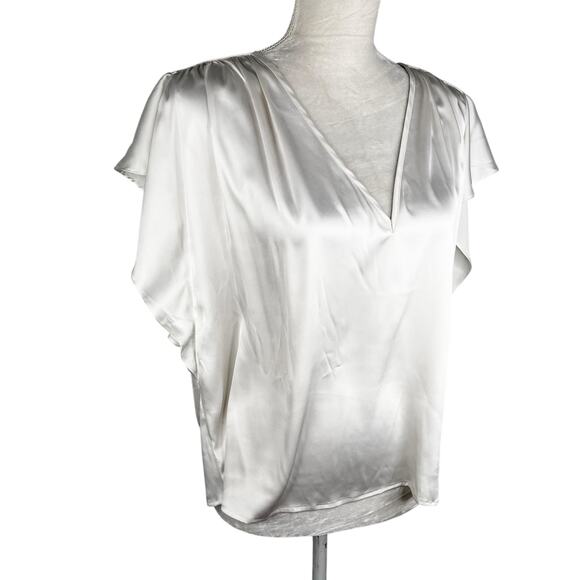 White House Black Market Flutter Sleeve V-Neck Top Ecru XL Satin New - Picture 8 of 12